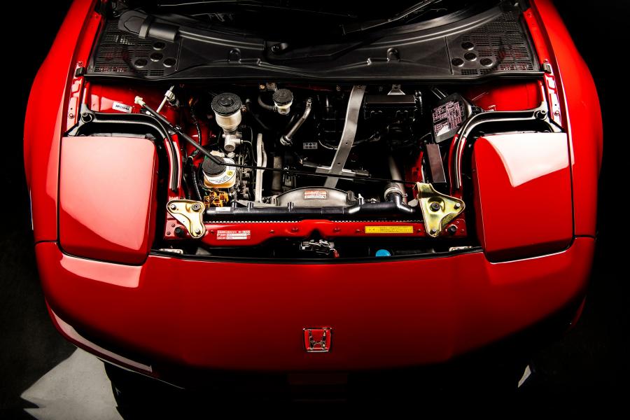 Моторный отсек Honda NSX-R (NA1) 1993 года  (фото 6 из 44)